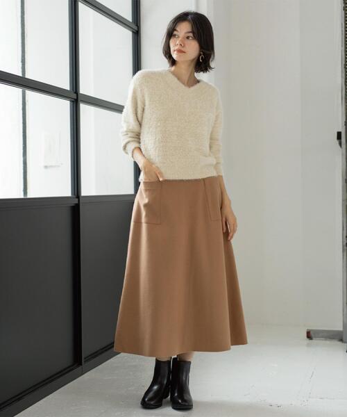 OPAQUE.CLIP（オペークドットクリップ）の「スパンコールフェザーVネックニット【洗濯機OK】（ニット/セーター・レディース・ベージュ系9/ライトグレー系5/オレンジ系その他5/ネイビー系5/ブルーグリーン・36/38/40/42）」の19枚目の写真