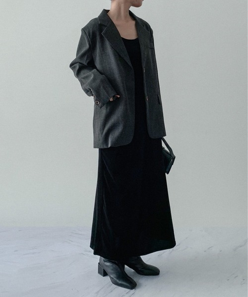 on:nue(オンニュ)の「【on:nue】ギャザーストラップベロアキャミワンピース(ワンピース・レディース・ブラウン/ブラック・FREE)」の5枚目の写真