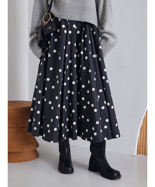 Mila Owen（ミラオーウェン）の「ウエストゴムギャザーマキシスカート（スカート・レディース・ホワイト/キャメル/ドット/ターコイズブルー・0/1/00）」の4枚目の写真