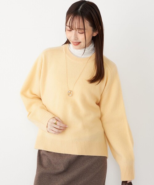 SHIPS Colors(シップス カラーズ)の「SHIPS Colors:〈手洗い可能〉CASHMILE(R) サドルショルダー ニット(ニット/セーター・レディース・オフホワイト/クリーム/ピンク/グリーン/ライトグレー・ONE SIZE)」の4枚目の写真