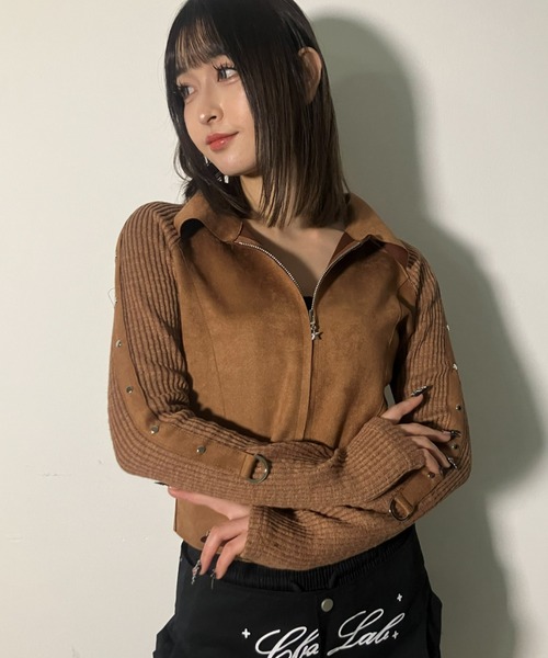 .KOM（ドットコム）の「A'GEM/9 × .kom 『.kom/ドットケーオーエム』Suede × Rib Contrast Zip-Up Top /スエード×リブ切り替えジップトップ（ニット/セーター・レディース・ブラウン/ブラック・FREE）」の2枚目の写真