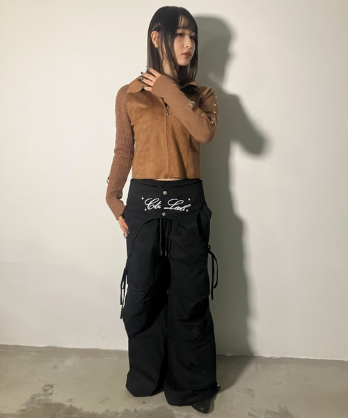 .KOM（ドットコム）の「A'GEM/9 × .kom 『.kom/ドットケーオーエム』Suede × Rib Contrast Zip-Up Top /スエード×リブ切り替えジップトップ（ニット/セーター・レディース・ブラウン/ブラック・FREE）」の13枚目の写真