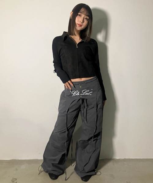 .KOM（ドットコム）の「A'GEM/9 × .kom 『.kom/ドットケーオーエム』Suede × Rib Contrast Zip-Up Top /スエード×リブ切り替えジップトップ（ニット/セーター・レディース・ブラウン/ブラック・FREE）」の9枚目の写真