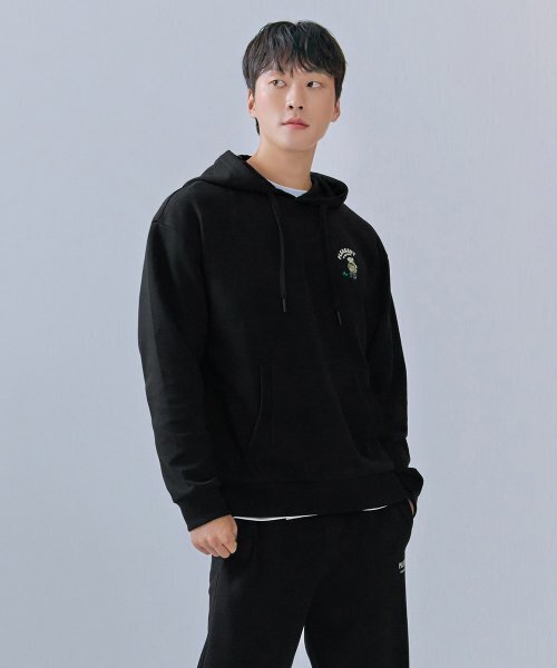 CHASECULT(チェイスカルト)の「共用キャラクター フードパーカー-CEZU5105B03(パーカー・メンズ・ブラック・100/90)」の4枚目の写真