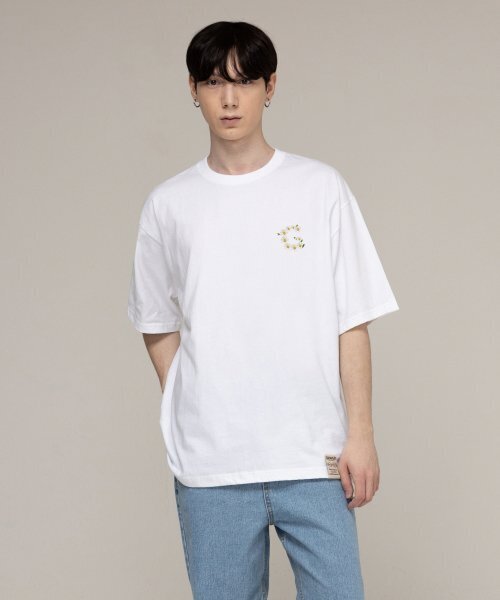 GRAVER（グレーバー）の「[ユニセックス]スモールGフラワースマイル半袖Tシャツ_ホワイト（Tシャツ/カットソー・レディース・ホワイト・SMALL/MEDIUM/LARGE/X-LARGE）」の2枚目の写真
