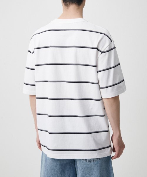 MUSINSA STANDARD（ムシンサスタンダード）の「マルチストライプリラックスティーシャツ2 [ホワイト]（Tシャツ/カットソー・メンズ・その他・SMALL/MEDIUM/LARGE/X-LARGE/XX-LARGE/XXX-LARGE）」の2枚目の写真