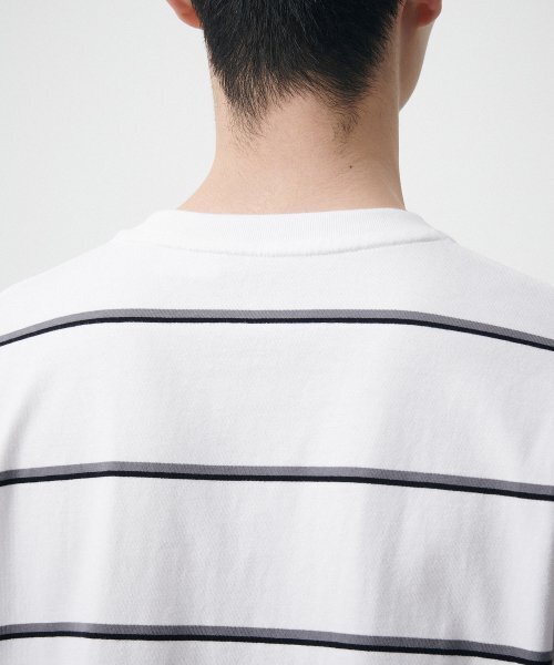 MUSINSA STANDARD（ムシンサスタンダード）の「マルチストライプリラックスティーシャツ2 [ホワイト]（Tシャツ/カットソー・メンズ・その他・SMALL/MEDIUM/LARGE/X-LARGE/XX-LARGE/XXX-LARGE）」の4枚目の写真