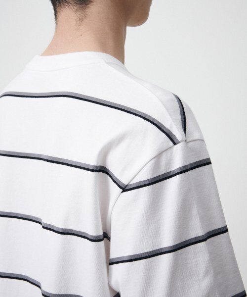 MUSINSA STANDARD（ムシンサスタンダード）の「マルチストライプリラックスティーシャツ2 [ホワイト]（Tシャツ/カットソー・メンズ・その他・SMALL/MEDIUM/LARGE/X-LARGE/XX-LARGE/XXX-LARGE）」の5枚目の写真