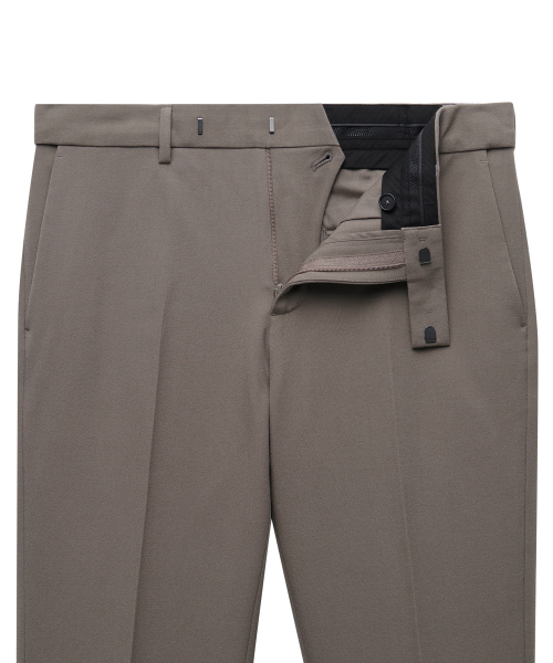 MUSINSA STANDARD(ムシンサスタンダード)の「セミワイドスリット隠しバンディングスラックス【ダスティベージュ】(スラックス・メンズ・その他・40/38/42/26/27/28/29/36/34/32/30/31/33)」の3枚目の写真
