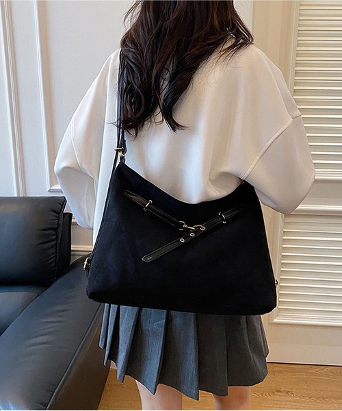 TABI PAL（タビパル）の「スエード&フェイクレザー　トートバッグ（トートバッグ・レディース・ブラック/ベージュ/ブラウン/グリーン・FREE）」の2枚目の写真