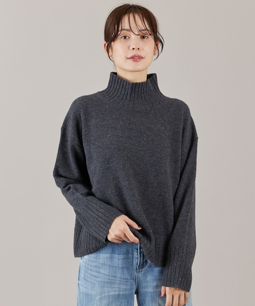 INED（イネド）の「ハイネックプルオーバーニット（ニット/セーター・レディース・チェリーピンク/チャコールグレー/オフホワイト/サックスブルー・9号/11号）」の3枚目の写真