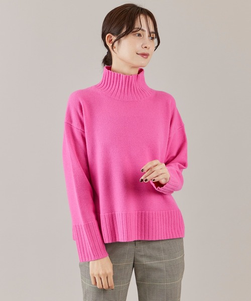 INED（イネド）の「ハイネックプルオーバーニット（ニット/セーター・レディース・チェリーピンク/チャコールグレー/オフホワイト/サックスブルー・9号/11号）」の5枚目の写真