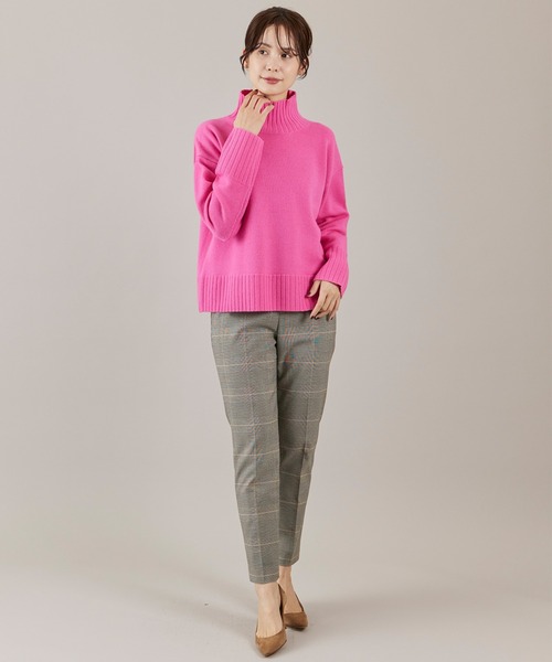 INED（イネド）の「ハイネックプルオーバーニット（ニット/セーター・レディース・チェリーピンク/チャコールグレー/オフホワイト/サックスブルー・9号/11号）」の7枚目の写真