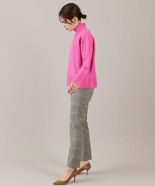 INED（イネド）の「ハイネックプルオーバーニット（ニット/セーター・レディース・チェリーピンク/チャコールグレー/オフホワイト/サックスブルー・9号/11号）」の8枚目の写真