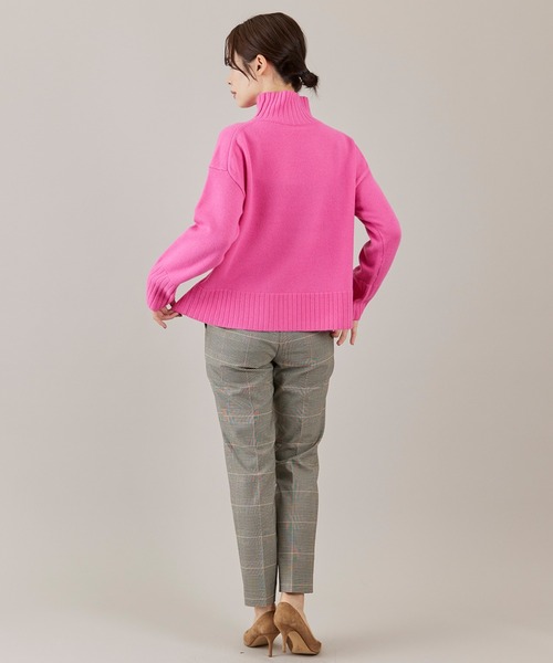 INED（イネド）の「ハイネックプルオーバーニット（ニット/セーター・レディース・チェリーピンク/チャコールグレー/オフホワイト/サックスブルー・9号/11号）」の9枚目の写真