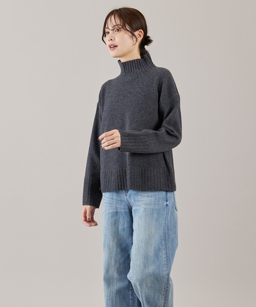 INED（イネド）の「ハイネックプルオーバーニット（ニット/セーター・レディース・チェリーピンク/チャコールグレー/オフホワイト/サックスブルー・9号/11号）」の15枚目の写真