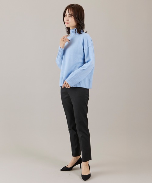 INED（イネド）の「ハイネックプルオーバーニット（ニット/セーター・レディース・チェリーピンク/チャコールグレー/オフホワイト/サックスブルー・9号/11号）」の17枚目の写真