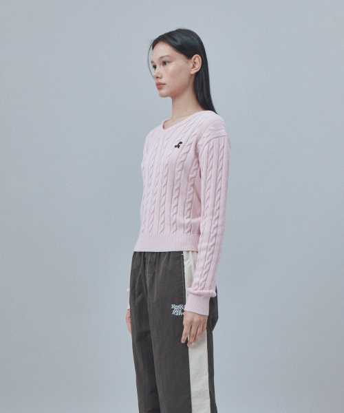 Rest&Recreation(レストアンドレクリエーション)の「CABLE V-NECK KNIT TOP - PINK(ニット/セーター・レディース・ピンク・ONE)」の3枚目の写真