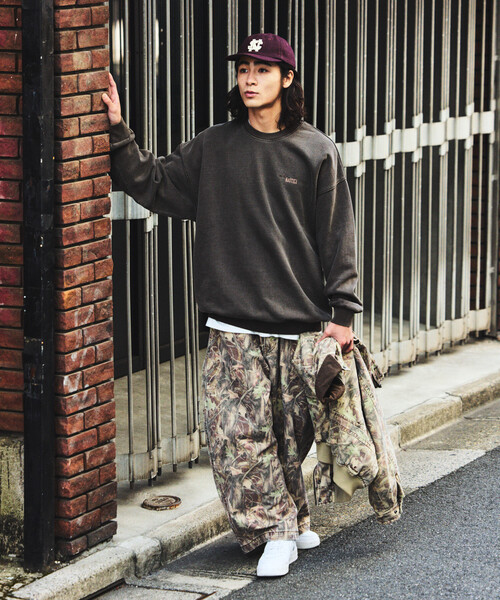 NAUTICA（ノーティカ）の「NAUTICA/ノーティカ ピグメント加工 HIDDEN LOGO クルーネックスウェット（スウェット・メンズ・ブラック/ネイビー/ブラウン・X-LARGE/MEDIUM/LARGE/SMALL）」の6枚目の写真