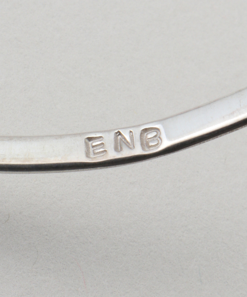 plage(プラージュ)の「ERICKA NICOLAS BEGAY / エリッカ ニコラス ビゲイ TRIANGLE チョーカー(ネックレス・レディース・シルバー・FREE)」の5枚目の写真