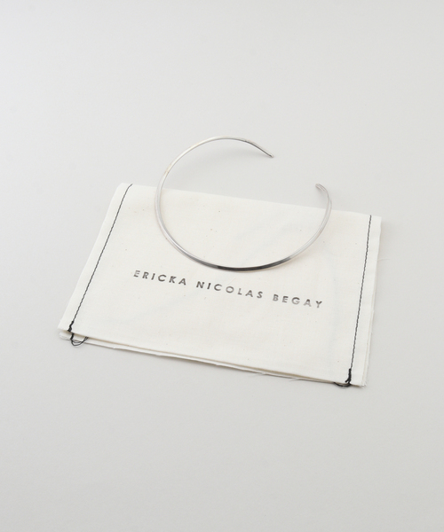 plage(プラージュ)の「ERICKA NICOLAS BEGAY / エリッカ ニコラス ビゲイ TRIANGLE チョーカー(ネックレス・レディース・シルバー・FREE)」の6枚目の写真