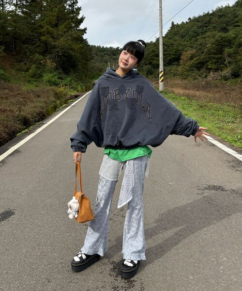 HIGH SCHOOL DISCO（ハイスクールディスコ）の「フラワーブーツカットフリルパンツ（スウェットパンツ・レディース・その他・SMALL/MEDIUM）」の11枚目の写真