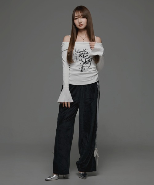 .KOM(ドットコム)の「『.KOM/ドットケーオーエム』デザインロングスリーブ【GC】(Tシャツ/カットソー・レディース・ブラック/ホワイト・FREE)」の4枚目の写真