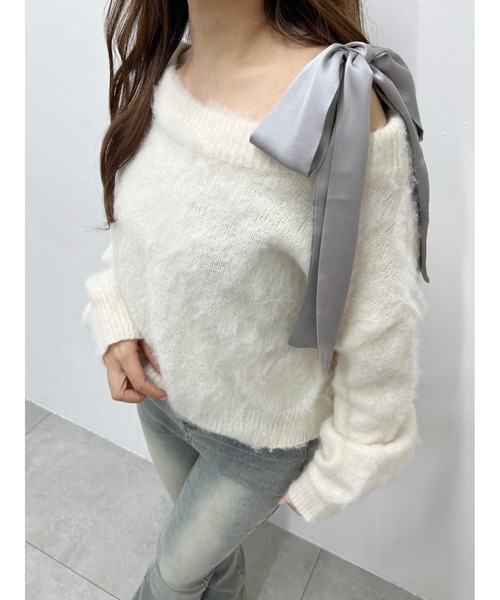 WEGO(ウィゴー)の「リボンワンショルニット(ニット/セーター・レディース・グレー/アイボリー/ブラウン・FREE)」の2枚目の写真