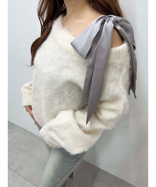 WEGO(ウィゴー)の「リボンワンショルニット(ニット/セーター・レディース・グレー/アイボリー/ブラウン・FREE)」の4枚目の写真