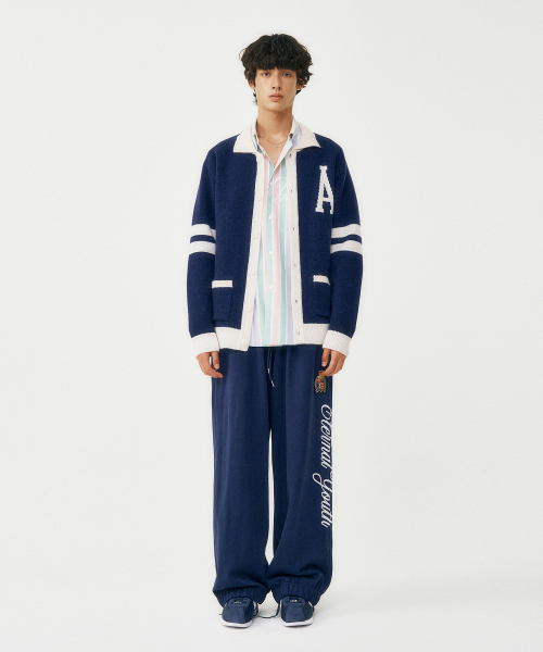 FROM ARLES(フロムアルル)の「プレッピー ニットカーディガン / ネイビー(カーディガン/ボレロ・メンズ・ネイビー・MEDIUM/LARGE)」の2枚目の写真