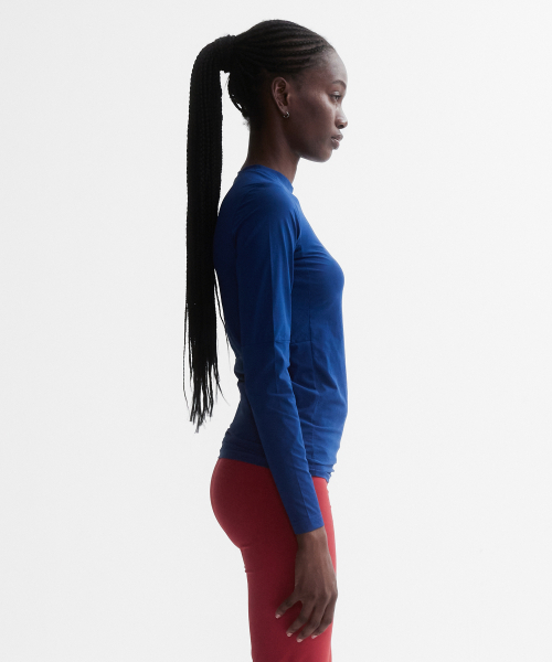 MENASOO(ミナス)の「VENODE Small Track Logo Active Long Tshirts_Blue (Tight Fit)(Tシャツ/カットソー・レディース・ブルー・1/2)」の3枚目の写真