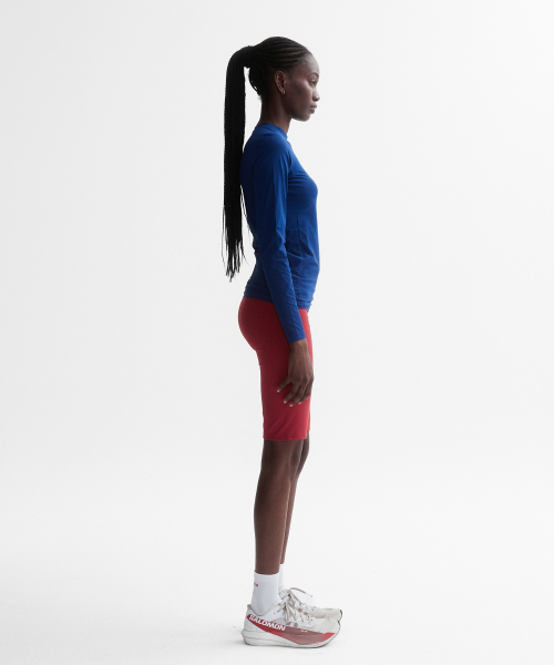 MENASOO(ミナス)の「VENODE Small Track Logo Active Long Tshirts_Blue (Tight Fit)(Tシャツ/カットソー・レディース・ブルー・1/2)」の7枚目の写真