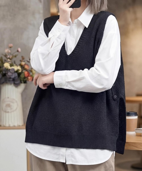 cammie(キャミー)の「ニットベスト(ベスト・レディース・ダークグレー/ダークブラウン/アイボリー/ブラック・F)」の3枚目の写真