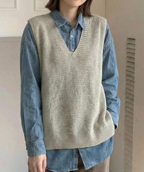 cammie(キャミー)の「ニットベスト(ベスト・レディース・ダークグレー/ダークブラウン/アイボリー/ブラック・F)」の11枚目の写真