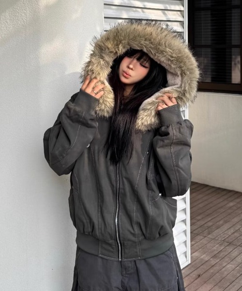 LAC-VERT（ラック・ヴェール）の「フード付きステッチボアブルゾン（ブルゾン・レディース・ブラック/カーキ・MEDIUM/SMALL）」の4枚目の写真