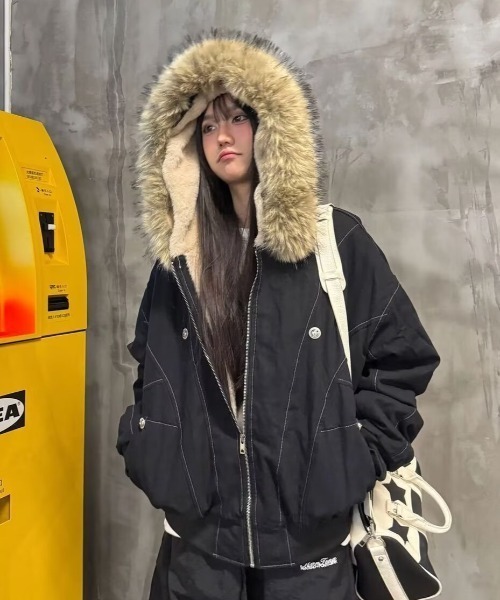 LAC-VERT（ラック・ヴェール）の「フード付きステッチボアブルゾン（ブルゾン・レディース・ブラック/カーキ・MEDIUM/SMALL）」の12枚目の写真