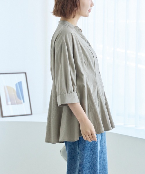 LAVEANGE(ラビアンジェ)の「【好機能シリーズ】UVカット・接触冷感・速乾|タックチュニックブラウス|美シルエット/オフィスカジュアル/きれいめ/体型カバー(シャツ/ブラウス・レディース・オフホワイト/ブラック/モカ・5L/4L/3L/LL/M)」の7枚目の写真