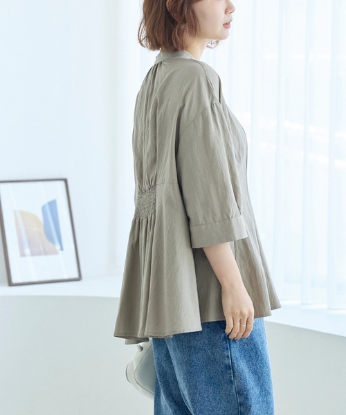 LAVEANGE(ラビアンジェ)の「【好機能シリーズ】UVカット・接触冷感・速乾|タックチュニックブラウス|美シルエット/オフィスカジュアル/きれいめ/体型カバー(シャツ/ブラウス・レディース・オフホワイト/ブラック/モカ・5L/4L/3L/LL/M)」の8枚目の写真