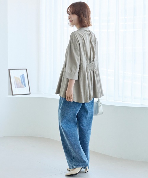LAVEANGE(ラビアンジェ)の「【好機能シリーズ】UVカット・接触冷感・速乾|タックチュニックブラウス|美シルエット/オフィスカジュアル/きれいめ/体型カバー(シャツ/ブラウス・レディース・オフホワイト/ブラック/モカ・5L/4L/3L/LL/M)」の14枚目の写真