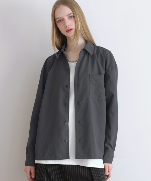 LILL(リル)の「コットンタッチイージーケアブロードレギュラーシャツ(シャツ/ブラウス・メンズ・ブルー系/チャコールグレー/ホワイト/サックスブルー・XL/L/M/S)」の3枚目の写真