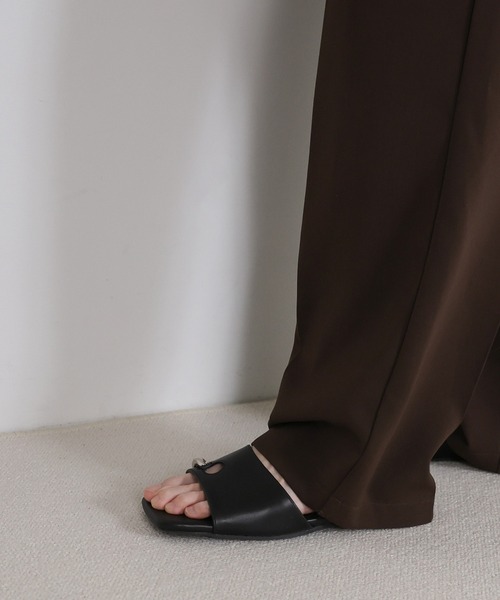 select MOCA(セレクトモカ)の「スクエアトゥリングフラットトングサンダル(サンダル・レディース・ブラウン/ブラック/アイボリー・LARGE/MEDIUM/SMALL)」の20枚目の写真