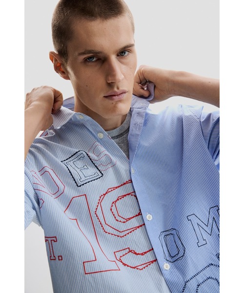 Desigual(デシグアル)の「ナンバリング刺繍ロングスリーブシャツ(シャツ/ブラウス・メンズ・ブルー・S/M/L/XL)」の6枚目の写真