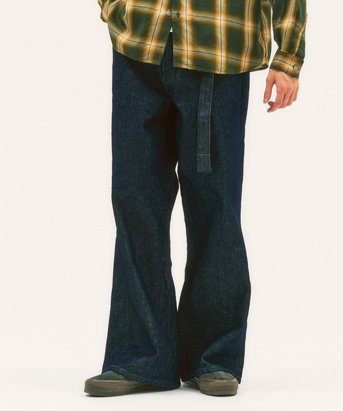 417 EDIFICE（フォーワンセブンエディフィス）の「追加 LEVI’S(R)/リーバイス(R) 別注 TWISTED BELTED デニムパンツ L30（デニムパンツ・メンズ・ネイビー・28/30/32/34/36）」の13枚目の写真