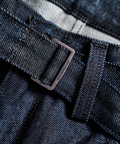 417 EDIFICE（フォーワンセブンエディフィス）の「追加 LEVI’S(R)/リーバイス(R) 別注 TWISTED BELTED デニムパンツ L30（デニムパンツ・メンズ・ネイビー・28/30/32/34/36）」の7枚目の写真