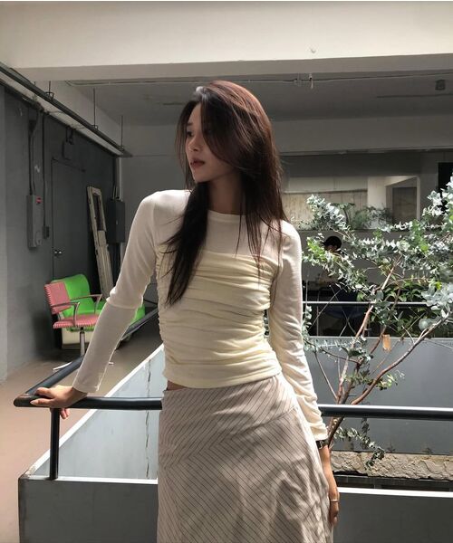 MONGDOL(モンドル)の「チューブトップシャーリングレイヤードTシャツクリームMDTS083CREAM(Tシャツ/カットソー・レディース・その他・FREE)」の6枚目の写真