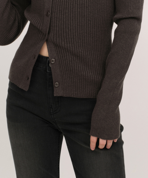MUSINSA STANDARD WOMAN（ムシンサスタンダードウーマン）の「ウィメンズリブターンダウンオフショルダーガーディガン[ダークブラウン]（カーディガン/ボレロ・レディース・その他・SMALL/MEDIUM/LARGE/X-SMALL）」の5枚目の写真
