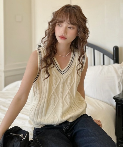 セール】トラッド ケーブル編み Vネック 配色ライン ニット ベスト