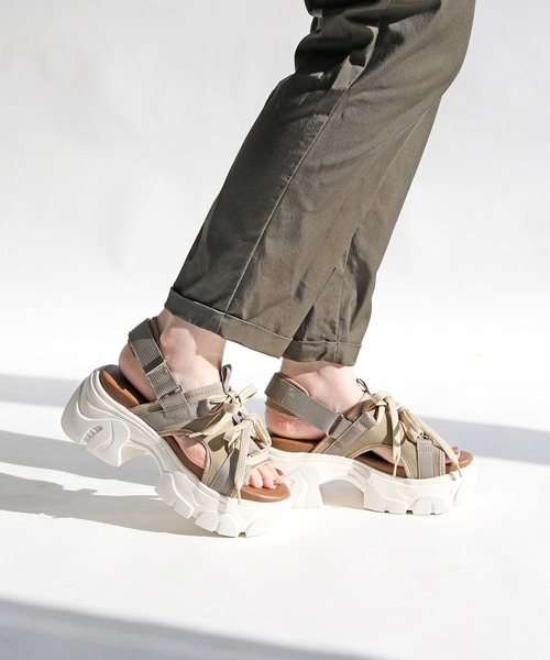 RiiiKa（リーカ）の「【RiiiKa/リーカ】レースアップ厚底サンダル（サンダル・レディース・アイボリー/ブラック/カーキ・S/M/L/LL）」の3枚目の写真