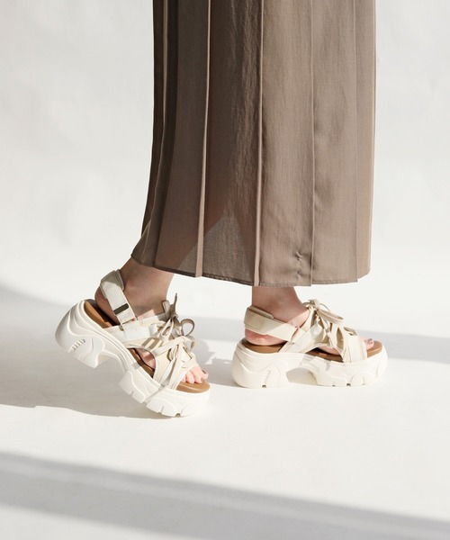 RiiiKa（リーカ）の「【RiiiKa/リーカ】レースアップ厚底サンダル（サンダル・レディース・アイボリー/ブラック/カーキ・S/M/L/LL）」の21枚目の写真