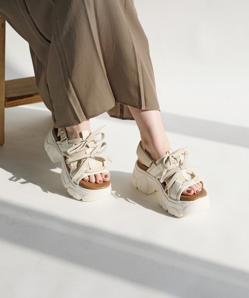 RiiiKa（リーカ）の「【RiiiKa/リーカ】レースアップ厚底サンダル（サンダル・レディース・アイボリー/ブラック/カーキ・S/M/L/LL）」の22枚目の写真